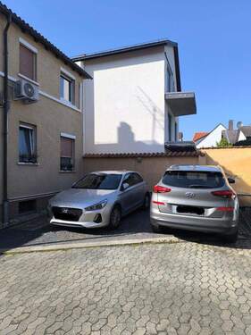 2 Stellplätze im Hof - 