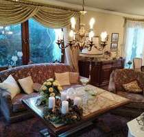 Sehr schönes, geräumiges Einfamilienhaus mit Einliegerwohnung und Doppelgarage - Cadolzburg