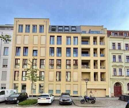 Haus Vorderansicht - 3 Zimmer Etagenwohnung zum Kaufen in Dresden