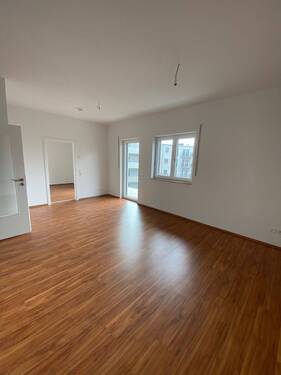 Wohnzimmer - Etagenwohnung mit 107,60 m&sup2; in Dresden zum Kaufen