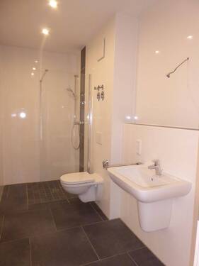 Zweites Badezimmer - 