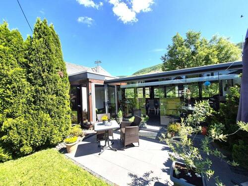 Rückansicht - Bernkastel-Kues: Traumgrundstück mit Ferienhaus direkt Moselufer!