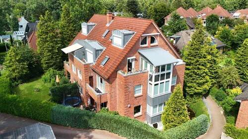 Hausansicht - 3 Zimmer Etagenwohnung zur Miete in Hamburg / Ohlstedt