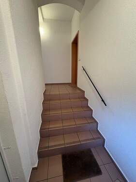 Treppenhaus.jpeg - 2 Zimmer Etagenwohnung in Dresden