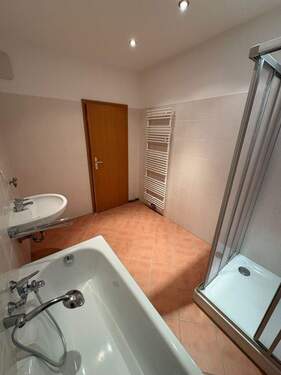 Badezimmer groß 2.jpeg - 