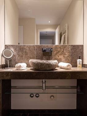 Apartment 10 - 