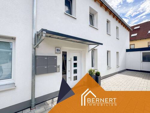 Eingangstür - Nutzen Sie Ihre Chance! Moderne barrierefreie 2-Zimmer-Wohnung in begehrter Lage von Hirschaid