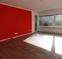 WOHNUNG MIT CHARME IM HOCHPARTERRE MIT BLICK INS GRÜNE - Überlingen