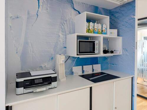 Stauraum, Drucker, Schneidplatz, Mikrowelle - Büro mit 4,00 m&sup2; in Freising zur Miete