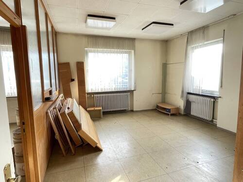 Gewerberäume im EG - Mehrfamilienhaus, Wohnhaus mit 195,00 m&sup2; in Meßkirch zum Kaufen