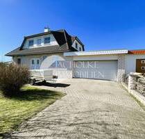 Wohnen mit Stil und Charme: Großzügiges Einfamilienhaus mit Pool-Traumgrundstück in Dedelstorf