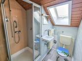 Duschbad mit WC & Fenster - 