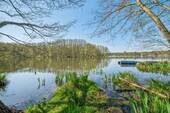 Blick auf den See - Traumhaftes Seegrundstück - 595.000,00&nbsp;EUR Kaufpreis, ca.&nbsp; 0,00&nbsp;m&sup2;