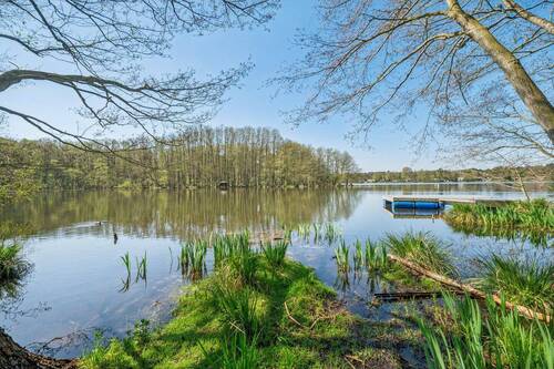 Blick auf den See - Traumhaftes Seegrundstück - 595.000,00&nbsp;EUR Kaufpreis, ca.&nbsp; 0,00&nbsp;m&sup2;