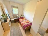 OG Mietwohnung Schlafzimmer - 