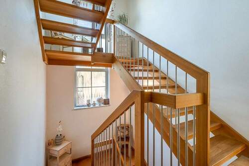 Helle Eiche-Vollholztreppe - 