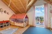 Kinderzimmer mit Dachstuhl - 