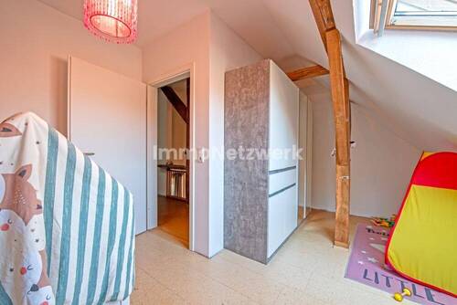 Kinder- oder Arbeitszimmer - 