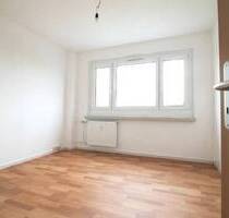 Kleine 2-Raum-Wohnung mit Blick auf Felder & Wälder - Flöha