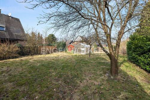 Blick in den Garten - 5 Zimmer Einfamilienhaus in Norderstedt