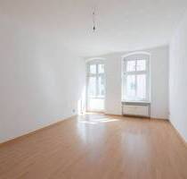 Bezugsfrei: Großzügig geschnittene 2-Zimmer-Wohnung mit Terrasse & Balkon im beliebten Weitlingkiez - Berlin Lichtenberg