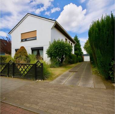 Einfahrt - Etagenwohnung mit 112,00 m² in Delmenhorst zum Kaufen