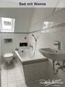 Bad mit Wanne - 