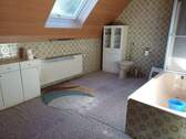 großes Bad mit Wanne und Dusche - 
