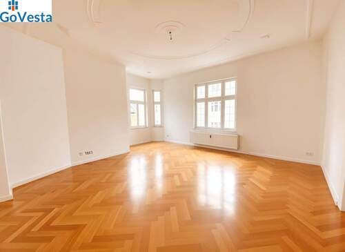 Wohnzimmer - 5 Zimmer Etagenwohnung zum Kaufen in Leipzig