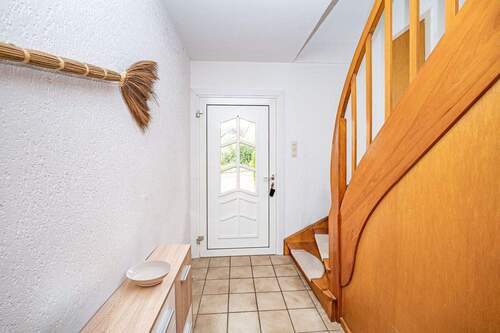 Eingangsbereich - Mehrfamilienhaus, Wohnhaus mit 140,00 m&sup2; in Jever zum Kaufen