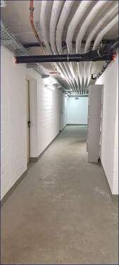 Kellergang Mitte-rechts - 