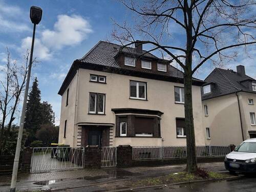 Straßenseite - 1 Zimmer Mehrfamilienhaus, Wohnhaus zum Kaufen in Seelze