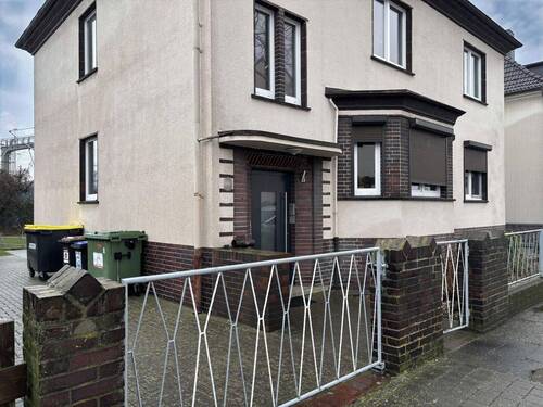 Eingangsbereich - 1 Zimmer Mehrfamilienhaus, Wohnhaus in Seelze