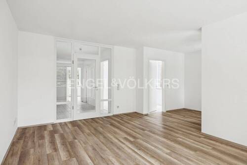 Blick aus dem Wohn-/Essbereich in Richtung Flur - 3 Zimmer Etagenwohnung zum Kaufen in Ahrensburg