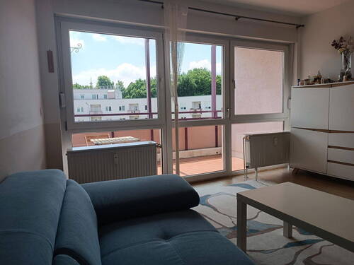 Zugang zum großen Balkon - Etagenwohnung mit 84,00 m² in Wolfsburg zum Kaufen