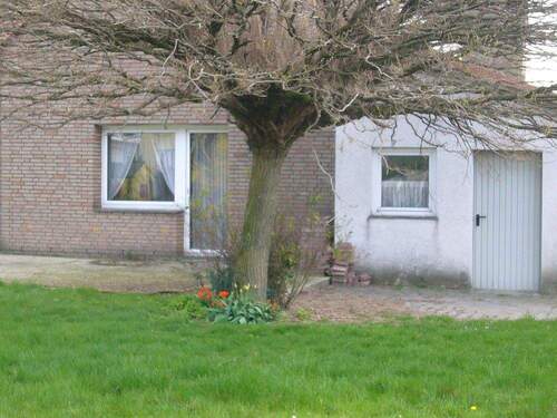 Bild 1 - Vielseitiges 2-Familienhaus in Süd-West-Lage, mit Garage, Anbau, großem Garten