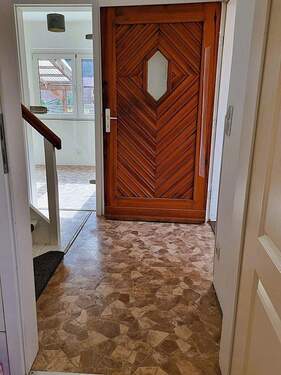 Sicht aus der Badtür zum Flur - 