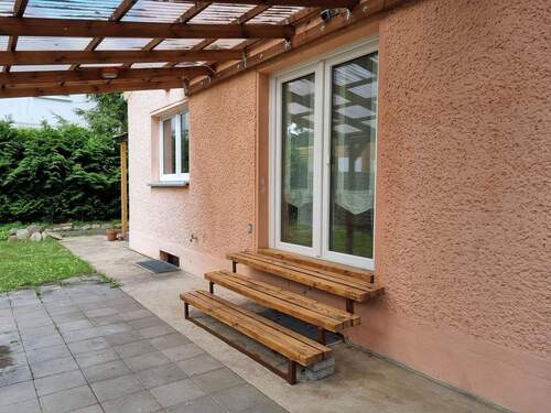 Terrasse und Terrassendach - 4 Zimmer Einfamilienhaus in Berlin