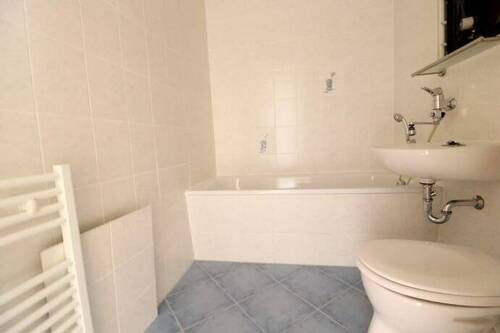 Bad Nr. 2 mit Wanne - 