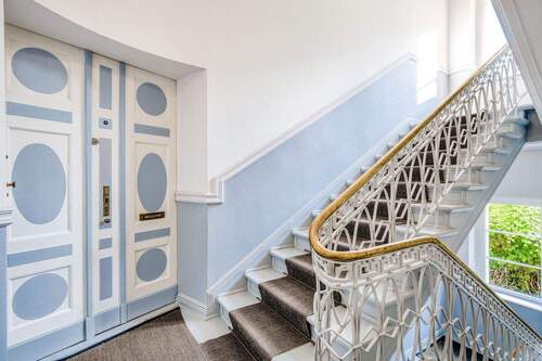 Repräsentatives Treppenhaus - 