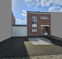 Modernisiertes Endreihenhaus in Langenfeld mit viel Platz