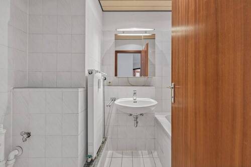 Badezimmer Ansicht 2 - 