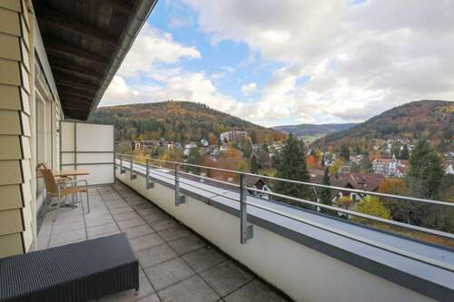 Balkon Wohnung - Großzügige 3 -Zimmer-Wohnung mit Dachterrasse in ruhiger Aussichtslage von Bad Herrenalb