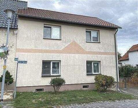 Außenansicht - Gepflegtes EFH in Schmalzerode - 120.000,00&nbsp;EUR Kaufpreis, ca.&nbsp; 210,00&nbsp;m&sup2;&nbsp;Wohnfl&auml;che