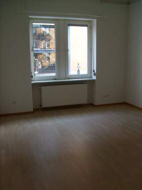 Oktober 30 006 - Etagenwohnung mit 69,00 m² in Karlsruhe zur Miete