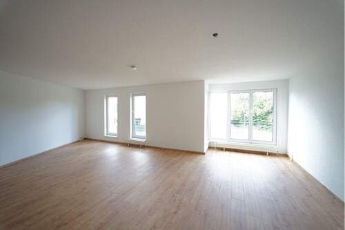 Wohnen - 3- Raum Wohnung * EBK möglich * TG-Stellplatz