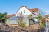 Hinteransicht - RESERVIERT - Historisches Einfamilienhaus auf großem Grundstück mit außergewöhnlichem Baupotenzial in Drochtersen