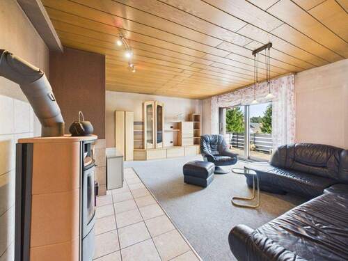 Wohnen mit Kamin und Balkon - 