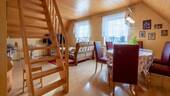 Wohnzimmer DG mit Geschosstreppe zum Spitzboden - 
