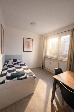 Wohn-/Schlafzimmer - 3 Zimmer Etagenwohnung zur Miete in Halle-Saale